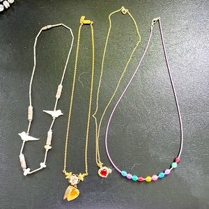 Nice bundle girl’s necklaces. Very sweet. Excellent condition.